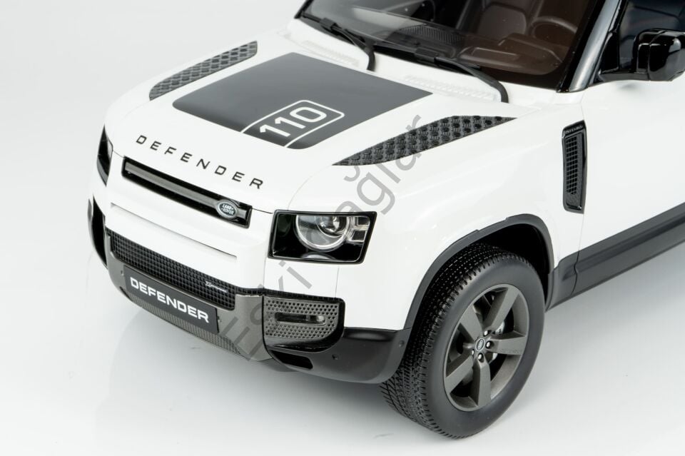 1:12 GT Spirit Land Rover Defender 110 P400X White 2021 (GT554) Limited Edition Resin Model
