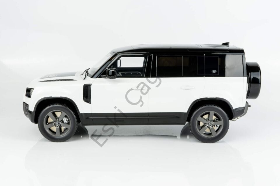 1:12 GT Spirit Land Rover Defender 110 P400X White 2021 (GT554) Limited Edition Resin Model