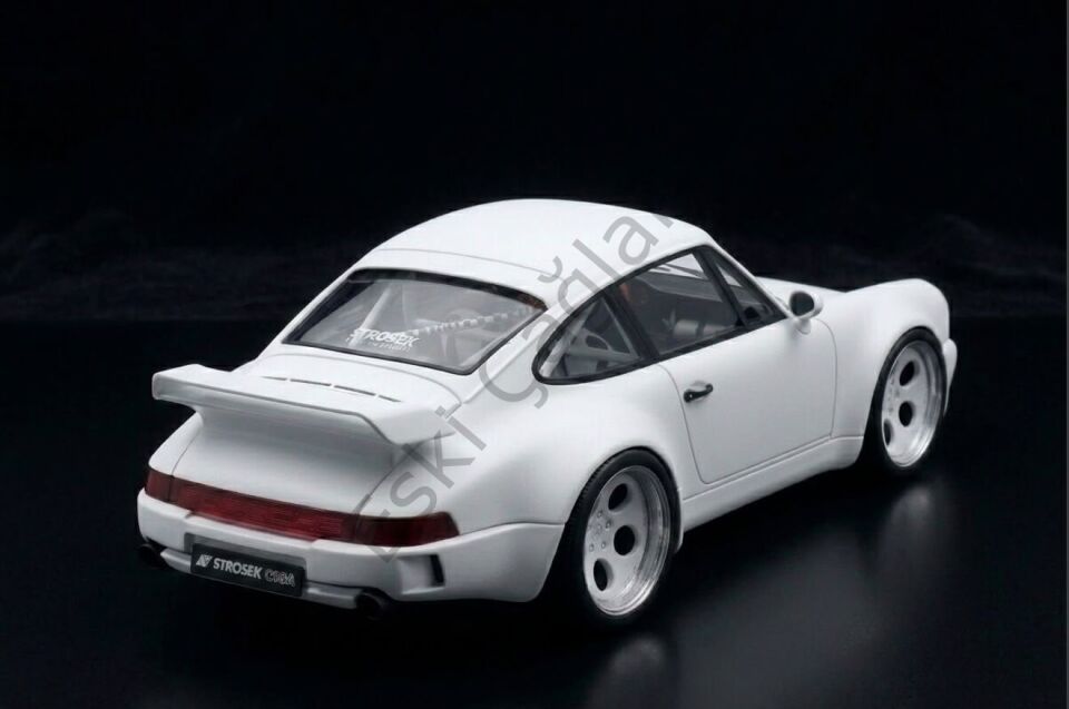 1:18 GT Spirit Porsche 911 Strosek GIGA White 2024