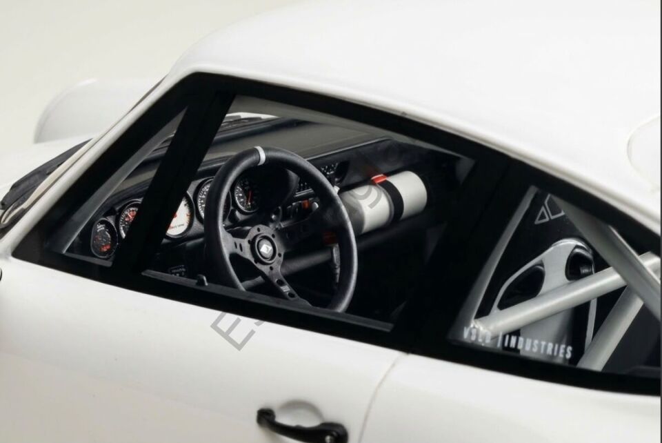 1:18 GT Spirit Porsche 911 Strosek GIGA White 2024