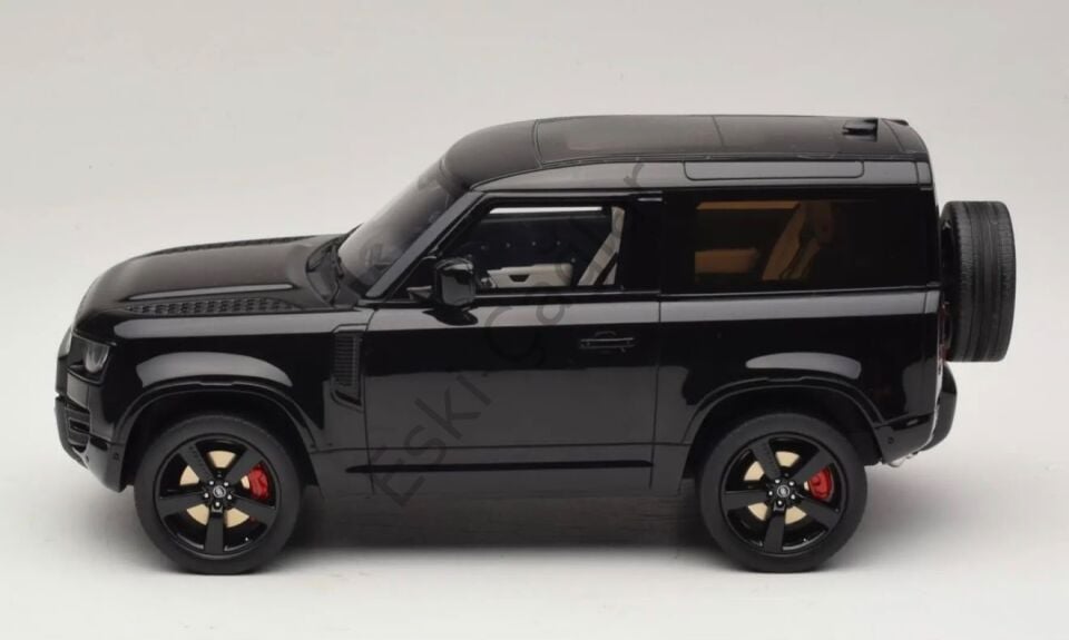 1:18 GT Spirit 2021 Land Rover Defender 90 P400 X-Dynamic HSE Black