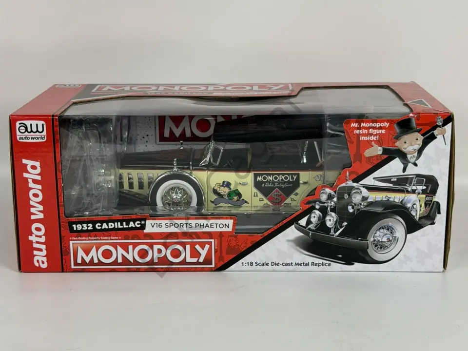 1:18 Autoworld Cadillac V16 Sport Pheaton Cabriolet Open Mr. Monopoly Figure 1932