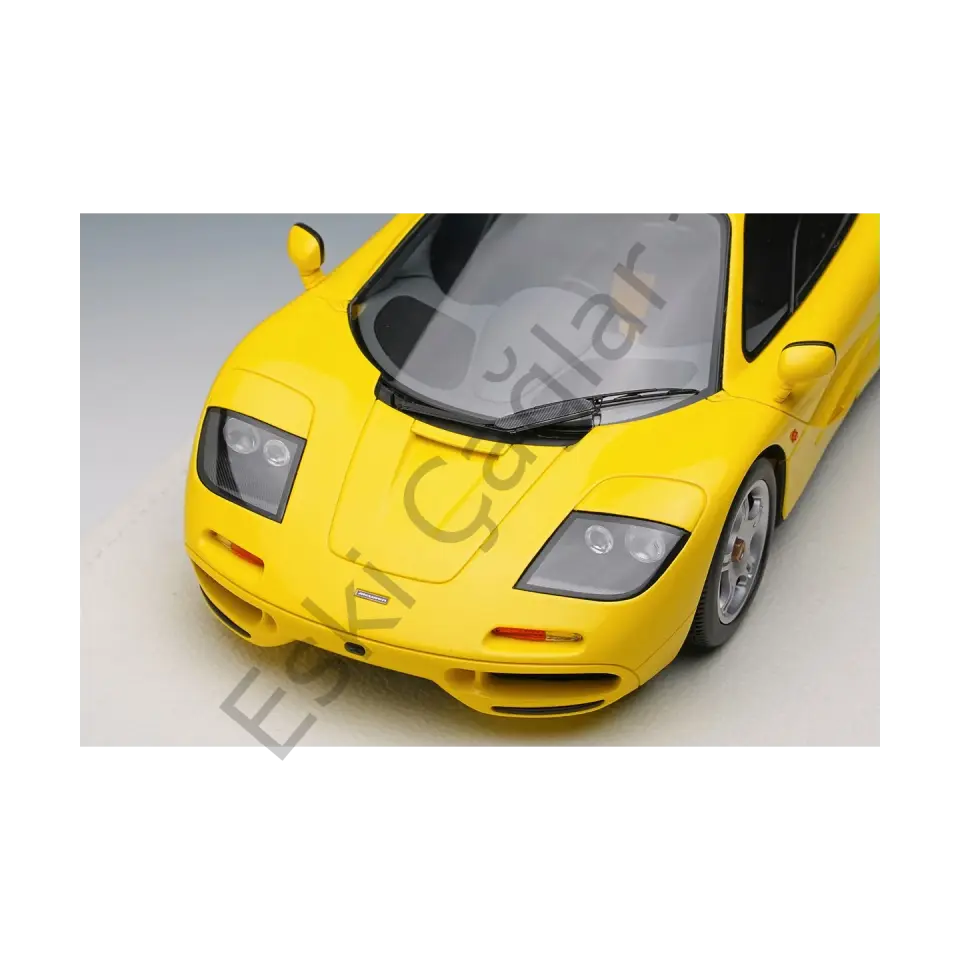 1:18 Make Up Model  Mclaren F1 Road Car 1994 Yellow Recine Car