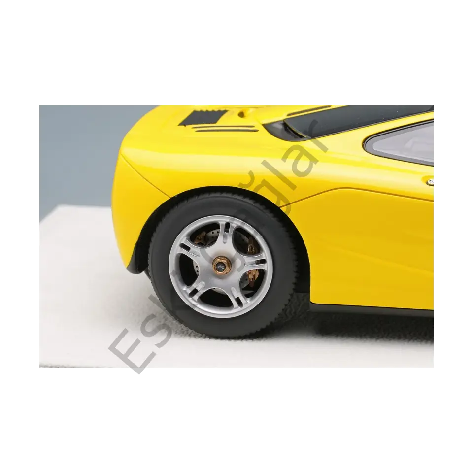 1:18 Make Up Model  Mclaren F1 Road Car 1994 Yellow Recine Car