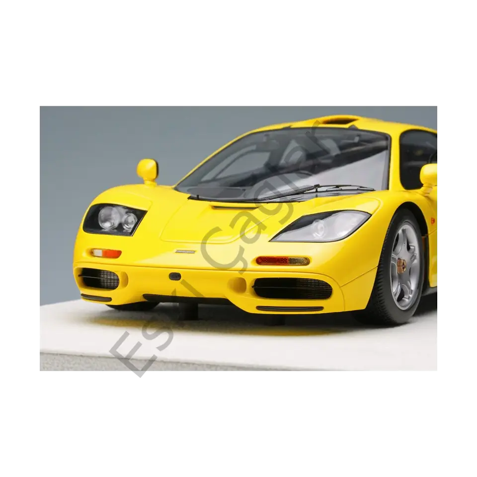 1:18 Make Up Model  Mclaren F1 Road Car 1994 Yellow Recine Car