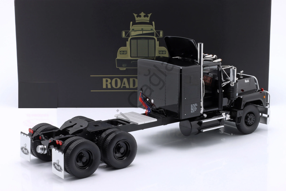 1:18 Road Kings Mack RL700L Tracktor Truck 3 Assi 1974 Black