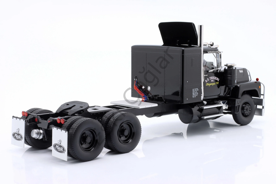 1:18 Road Kings Mack RL700L Tracktor Truck 3 Assi 1974 Black
