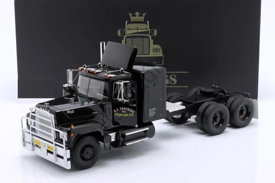 1:18 Road Kings Mack RL700L Tracktor Truck 3 Assi 1974 Black