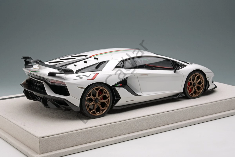 1:18 Make UP/EIDOLON Lamborghini Aventador SVJ 2018 White