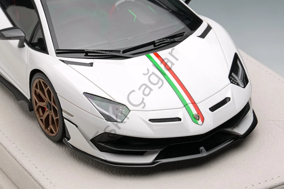 1:18 Make UP/EIDOLON Lamborghini Aventador SVJ 2018 White
