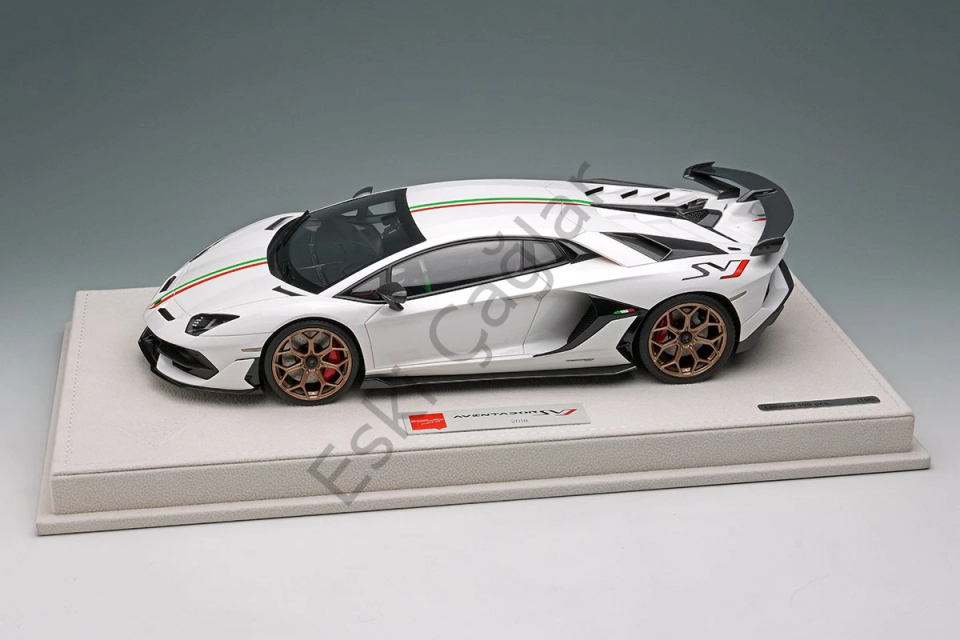 1:18 Make UP/EIDOLON Lamborghini Aventador SVJ 2018 White
