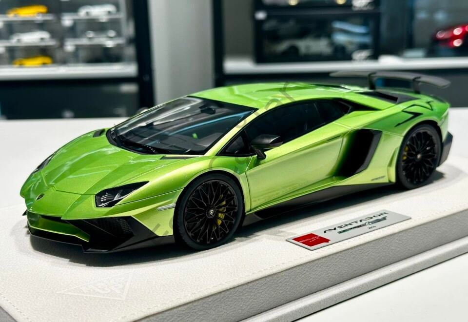 1:18 Make Up Eidolon Lamborghini Aventador LP750-4 SV 2015 (Verde Ithaca)
