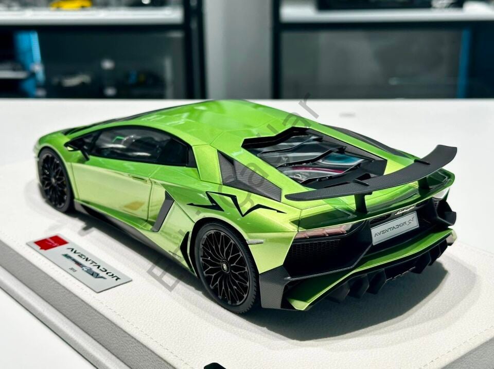 1:18 Make Up Eidolon Lamborghini Aventador LP750-4 SV 2015 (Verde Ithaca)