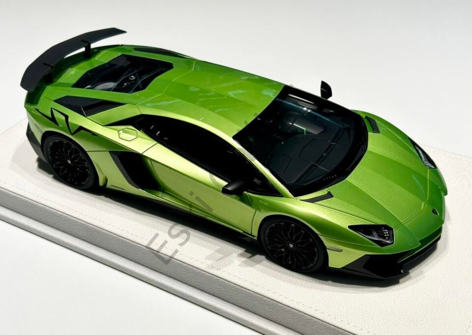 1:18 Make Up Eidolon Lamborghini Aventador LP750-4 SV 2015 (Verde Ithaca)