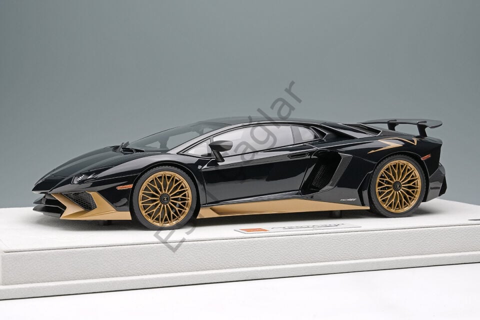 1:18 Make Up Lamborghini Aventador LP750-4 SV 2015 Black/Gold Recine Model
