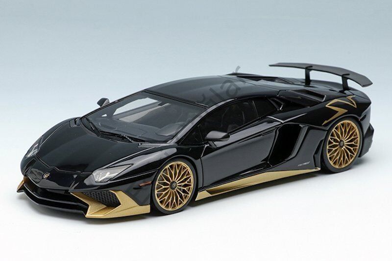 1:18 Make Up Lamborghini Aventador LP750-4 SV 2015 Black/Gold Recine Model