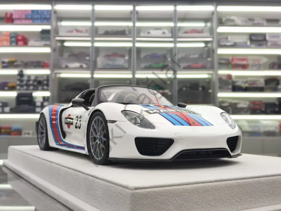 1:18 Make Up  Porsche 918 Spyder White Martini Resin Model