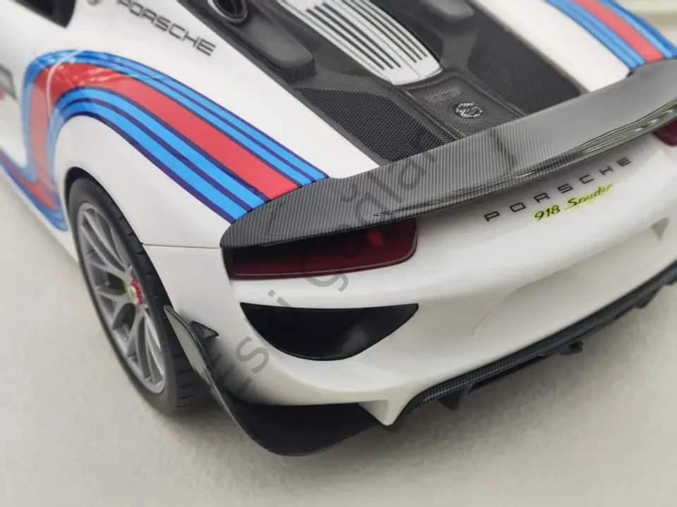 1:18 Make Up  Porsche 918 Spyder White Martini Resin Model