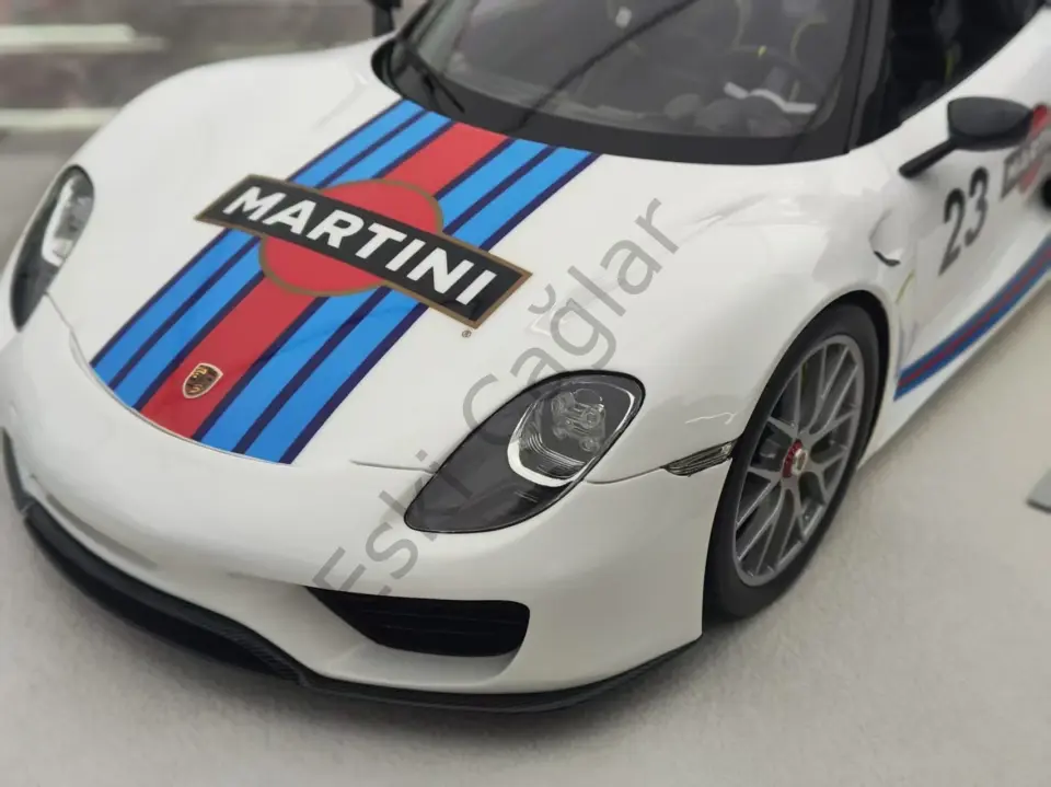 1:18 Make Up  Porsche 918 Spyder White Martini Resin Model