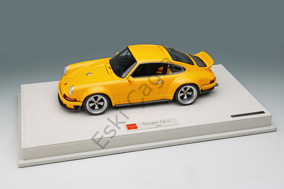 1:18 Make Up Porsche Singer 911 DLS 2023 Yellow Recine Model