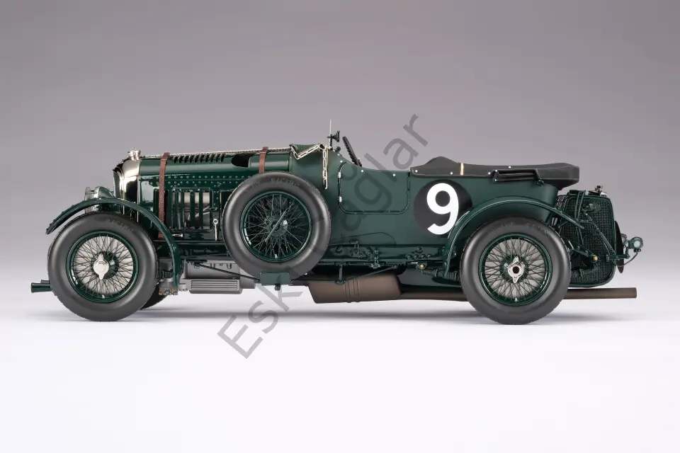 1:18 Amalgam Collection 1929 Bentley Blower 1930 Le Mans Birkin & Chassagne