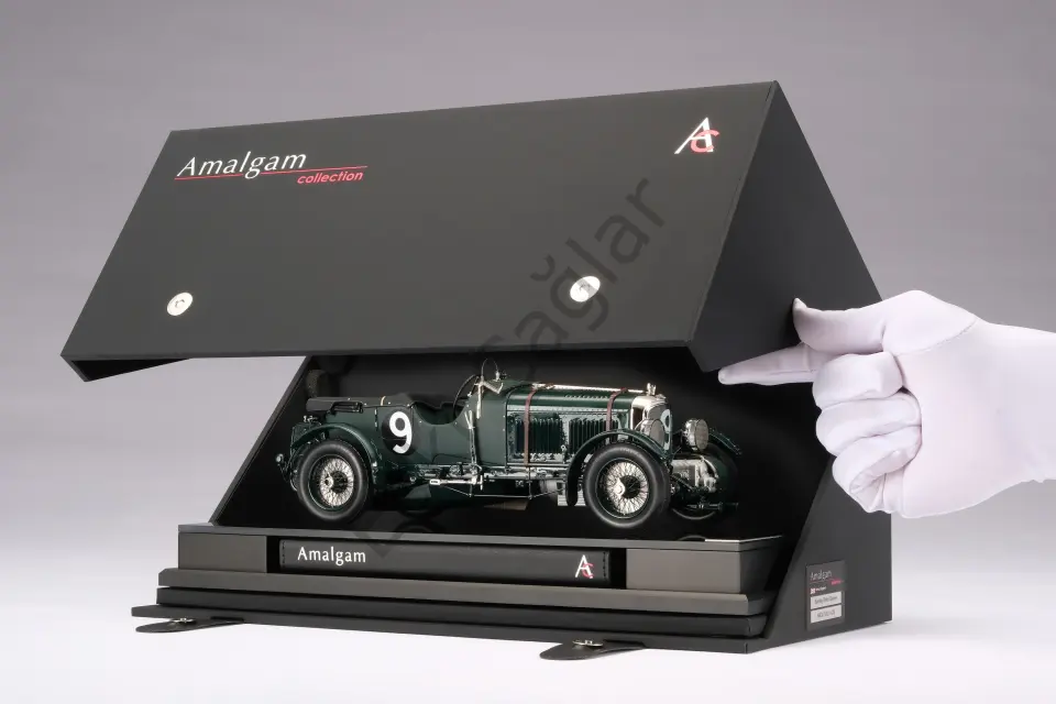 1:18 Amalgam Collection 1929 Bentley Blower 1930 Le Mans Birkin & Chassagne